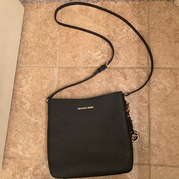 michael kors jet set large messenger crossbody